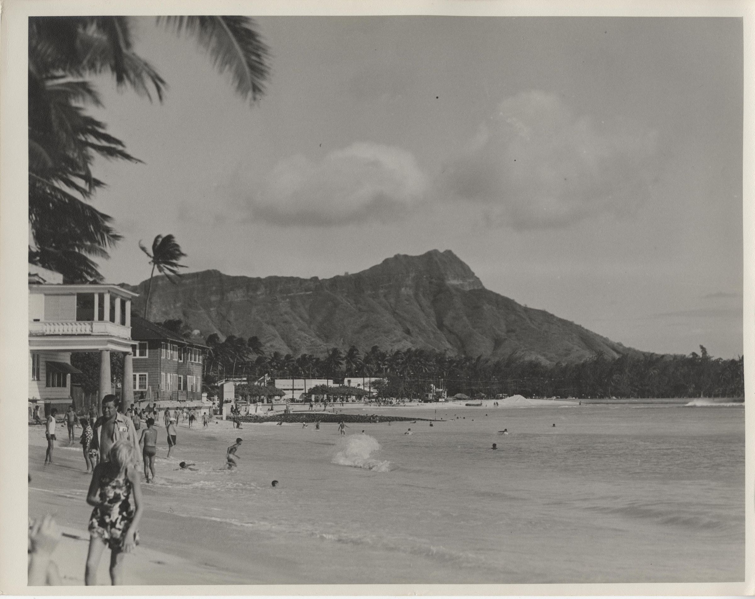 Primary Image of The View of Diamond Head Volcano From Waikiki Beach