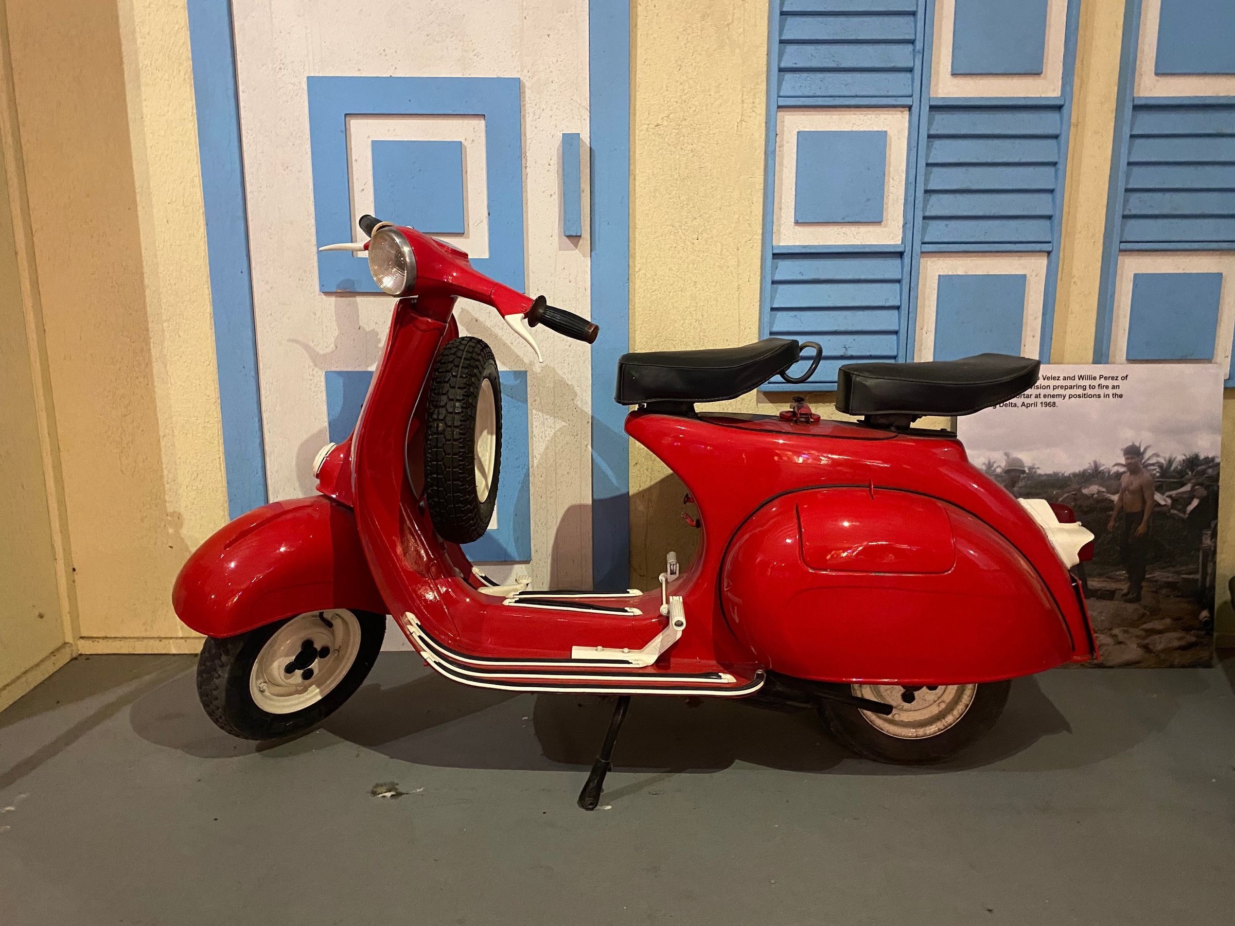 Primary Image of Vespa