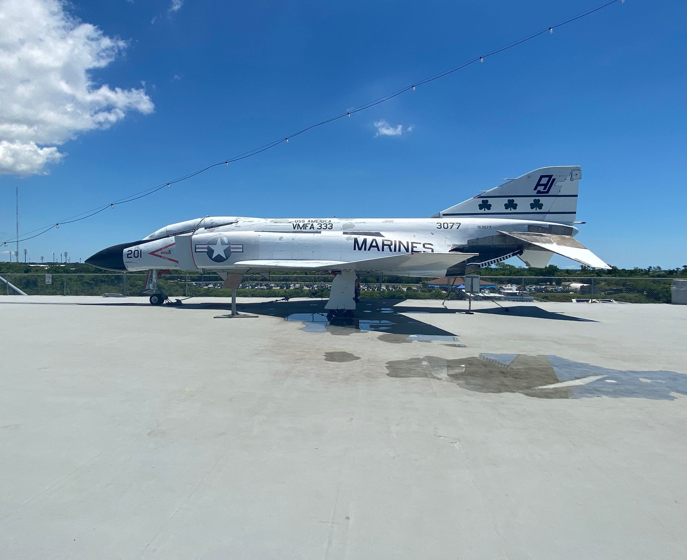 Primary Image of F-4J Phantom II