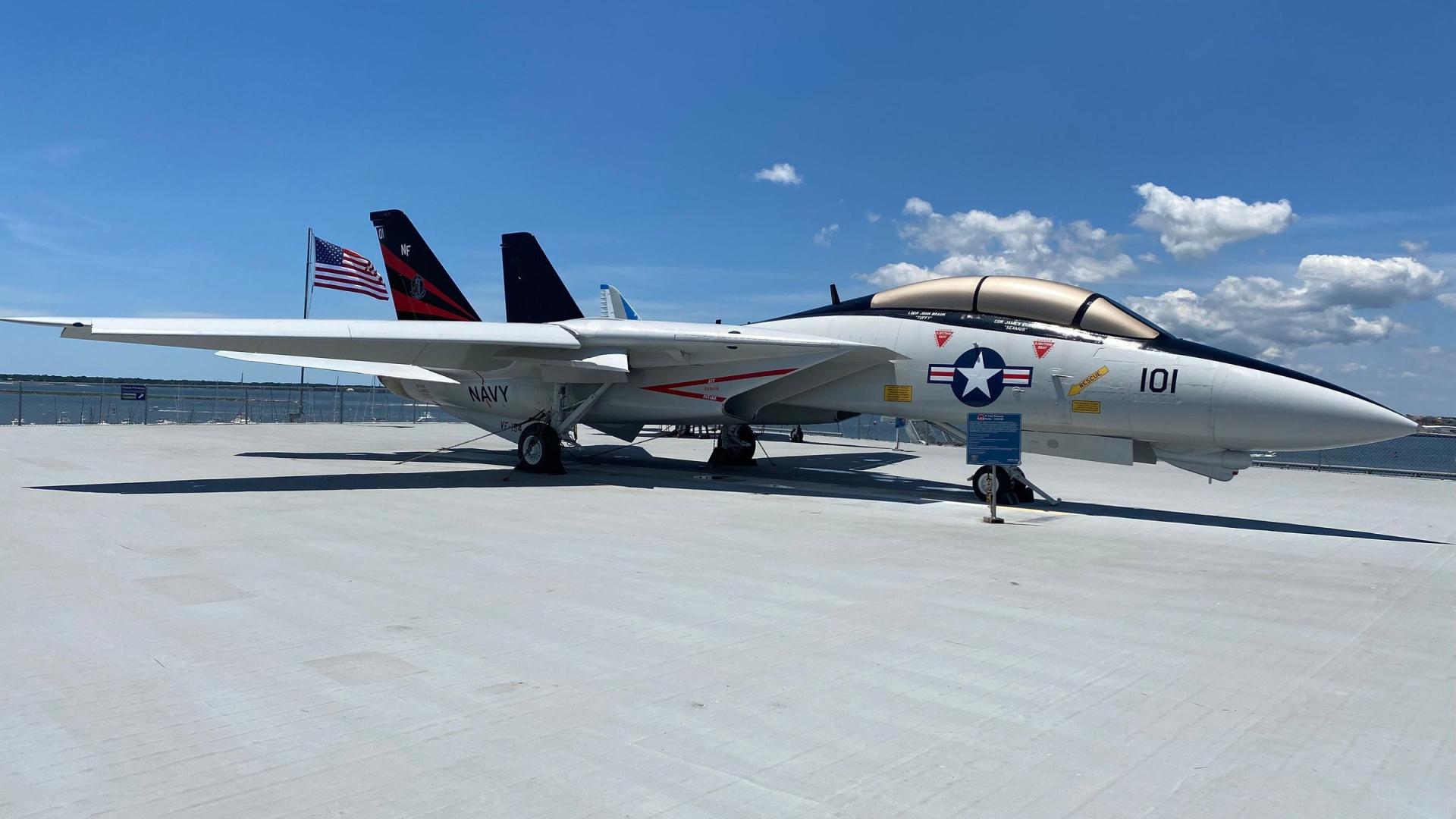 Primary Image of F-14A Tomcat