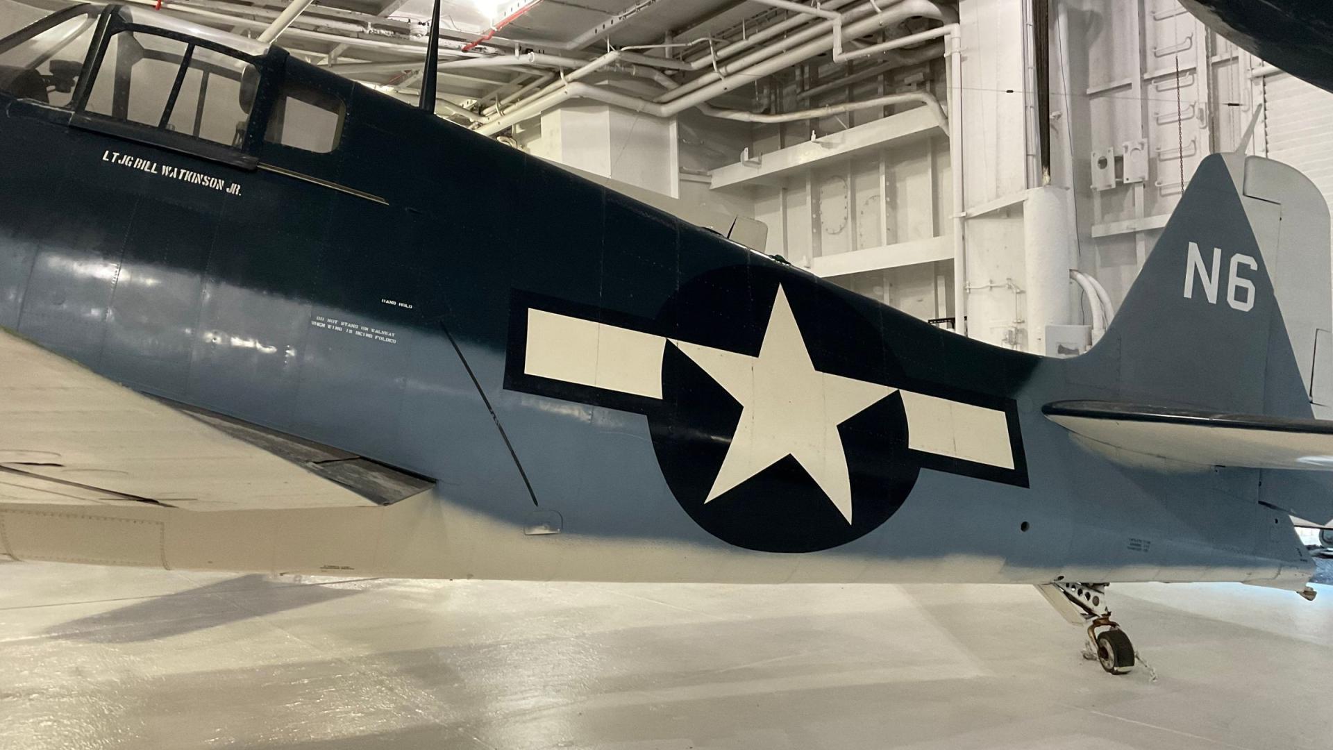 Alternative Image of F6F-5K Hellcat