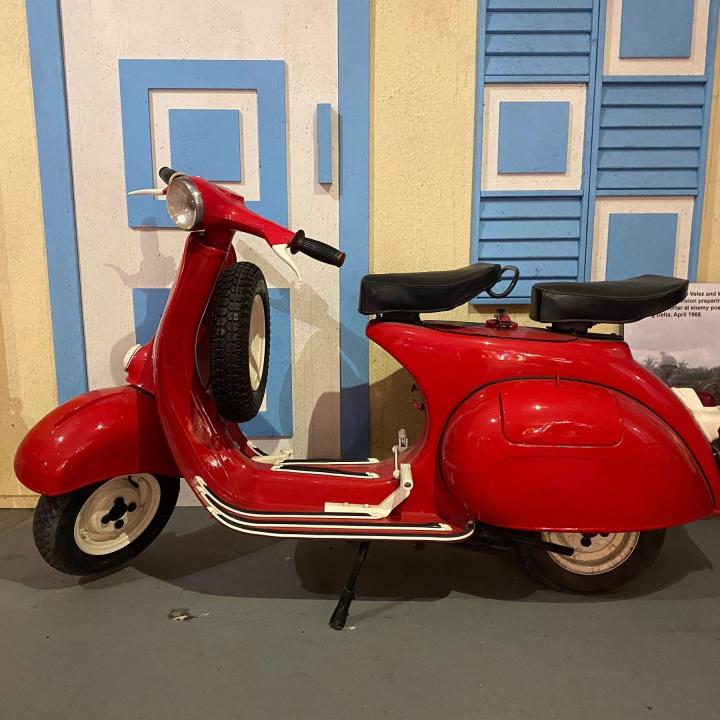 Primary Image of Vespa