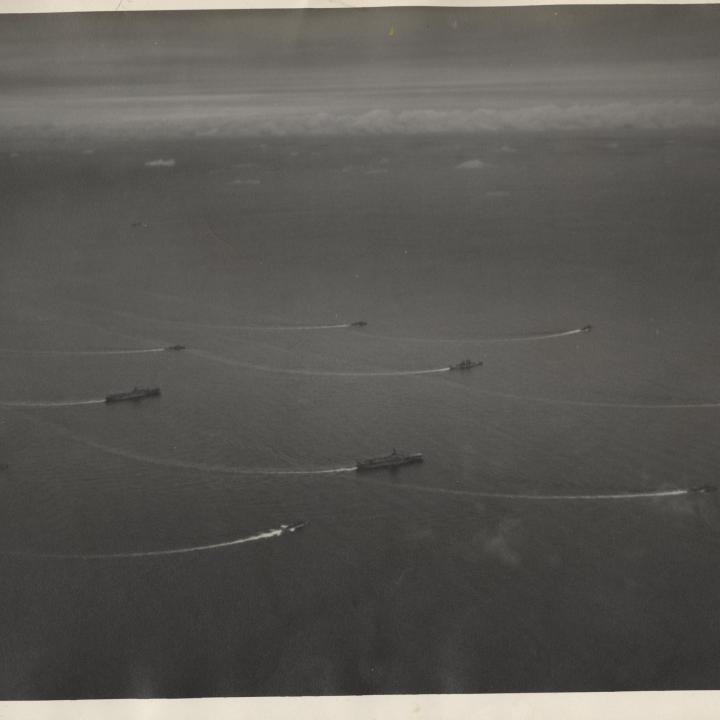 Primary Image of Carrier Task Force 77 on the Move